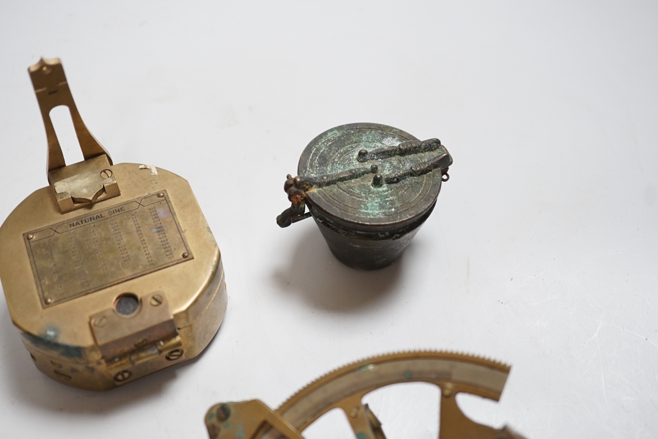 A set of cup weights, a modern level and compass and two other items (5)